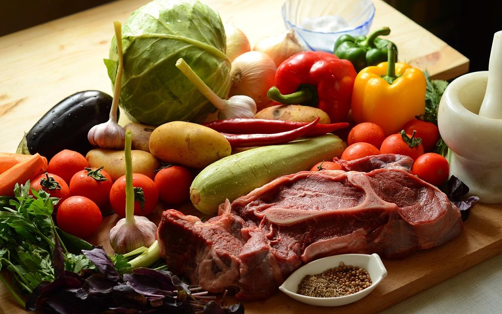 Zdrowotne korzyści fleksitarianizmu. Co zyskuje Twój organizm, jeśli jesz mniej mięsa?